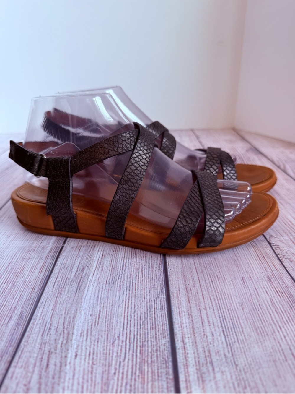 FitFlop Black Strappy Leather Sandals with Tan Footbed